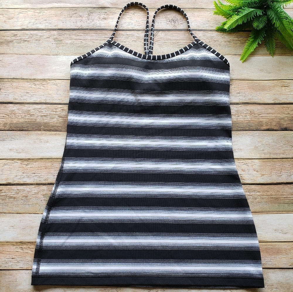 Lululemon Power Y Tank Color Black & White - Picture 4 of 12